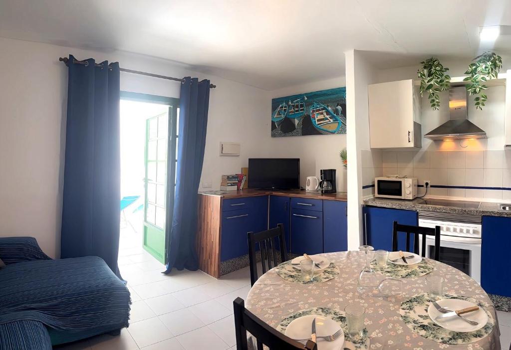 Apartment Florencia with Pool Wifi in Puerto del Carmen, Lanzarote - 4