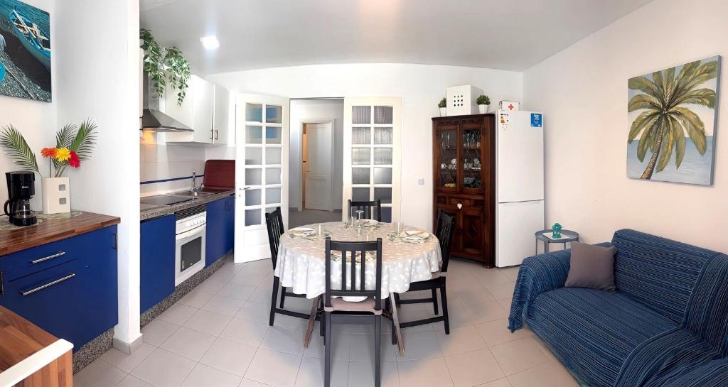 Apartment Florencia with Pool Wifi in Puerto del Carmen, Lanzarote - 3