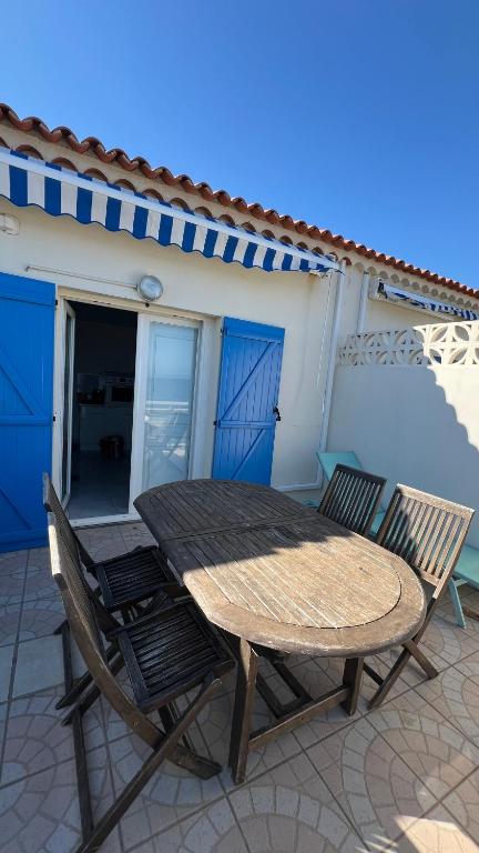 Beautiful Beach Studio with Parking! - 3
