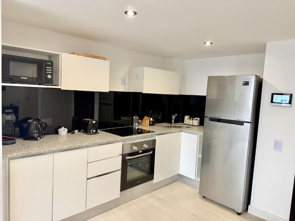 MarDelSuites - Departamento Moderno Deluxe Piso 11 - Pileta, Cochera, AC, 2min Playa - 5