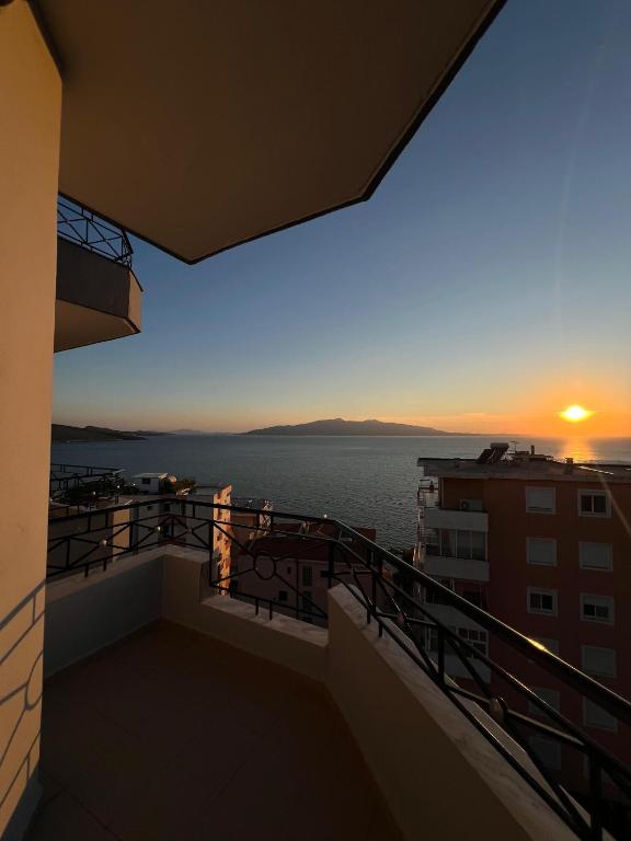 Blue Waves, Sarandë