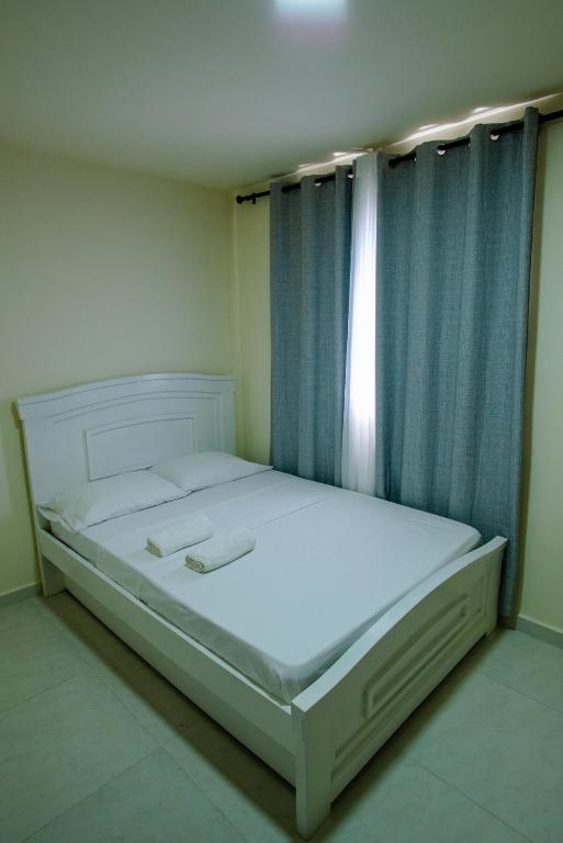 2 double beds 2001 - 5