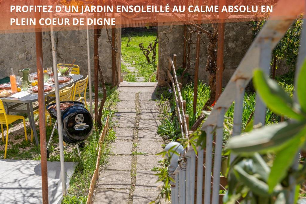 Appartement T3 63m2 - L'Atypique et son Jardin de 350m2 au cœur de Digne - 2