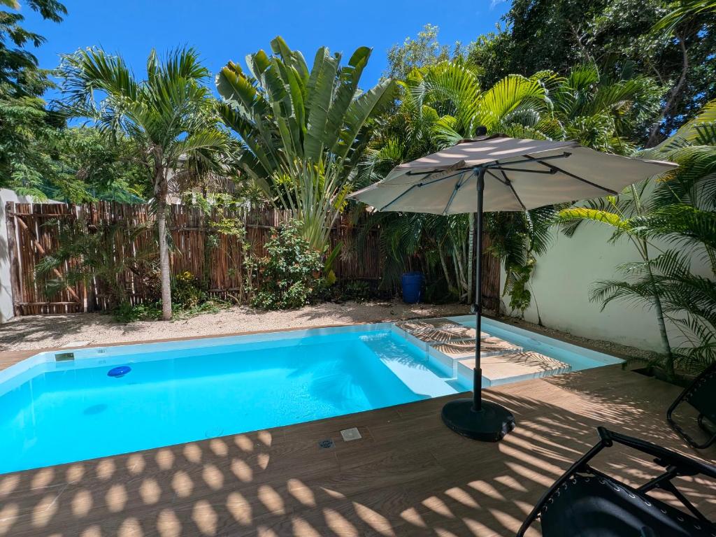 Luxury 4 Bedroom Villa with Private Pool - 1