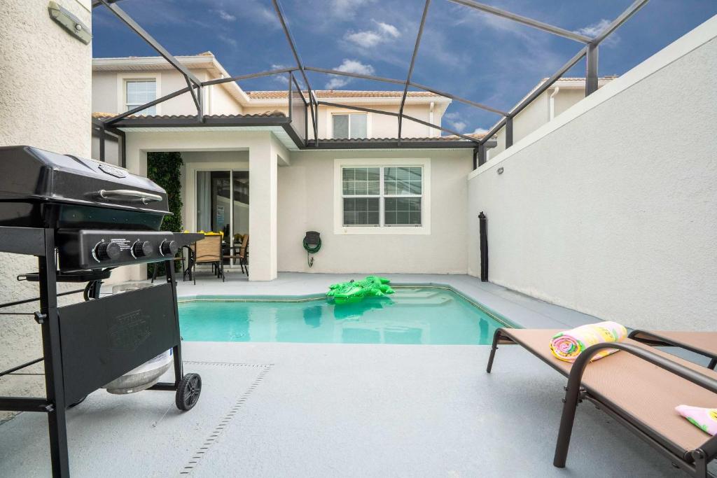 Vibrant 5Bd w Private Pool & Waterpark at Storey Lake 4811M, Kissimmee