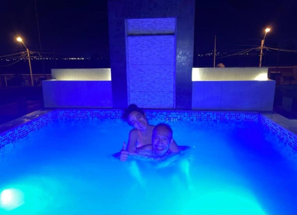 Casa con piscina, terraza y parrilla en Ica - 1
