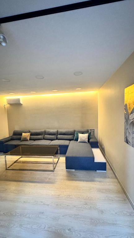 Apart near pushkin metro station, Salor Bekati