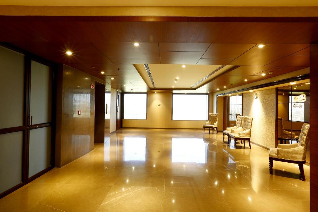 フロント・ロビー