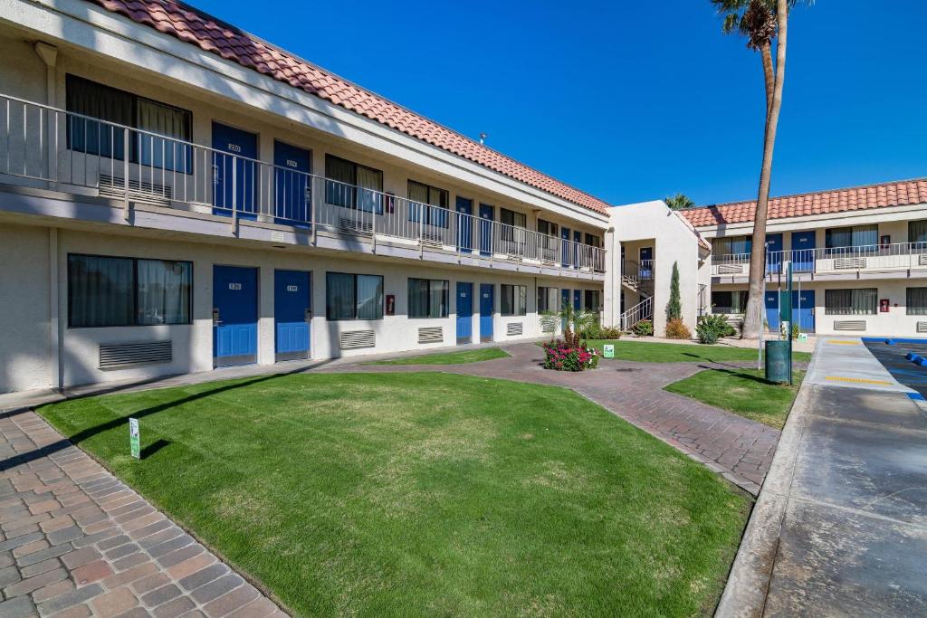 Rodeway Inn & Suites Rancho Mirage - Palm Desert Area 호텔 이미지 2