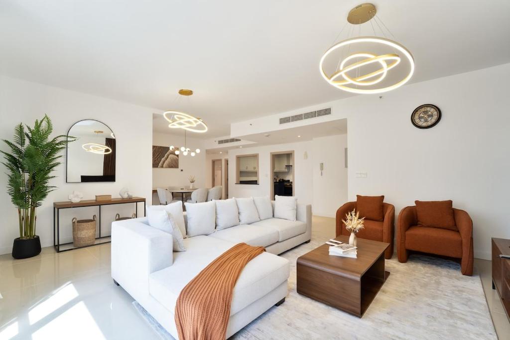 Elegant and Spacious 3-bedroom in JBR, Dubai