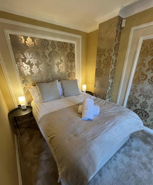 Mazurek Sleeps 10 Long stays Contractors WI-FI, Swindon