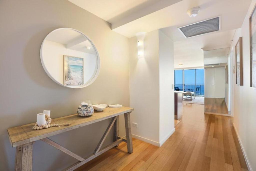 Sky Luxe Escape - 33rd Floor, Gold Coast