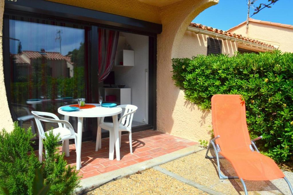 Appart Studio 2 couchages PORT LEUCATE NATURISME PL010-325 - 1