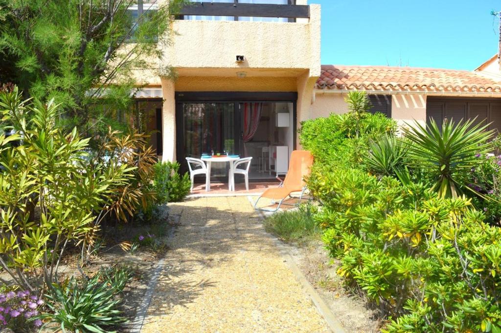 Appart Studio 2 couchages PORT LEUCATE NATURISME PL010-325 - 3