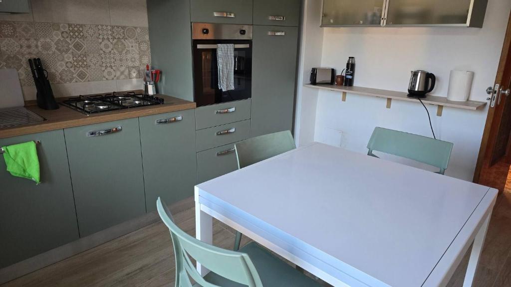 Lakeview Balcony Apartment in Bolsena - 2