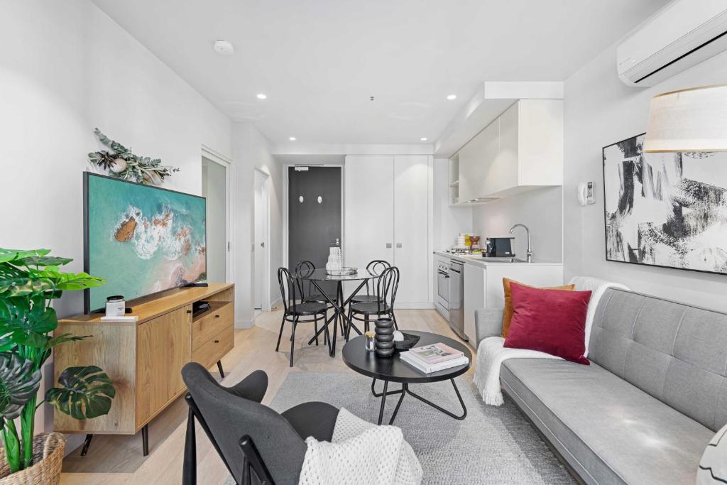 Charming 1-Bed Apartment with a Balcony, Melbourne