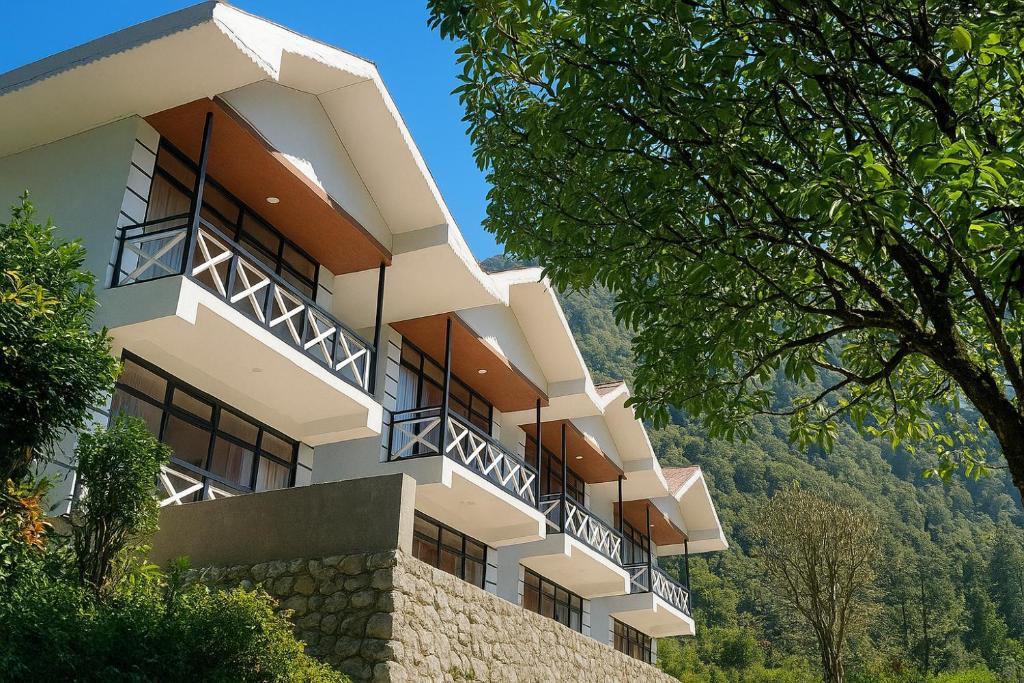 The Whispering Pines by Trekocity, Lachung