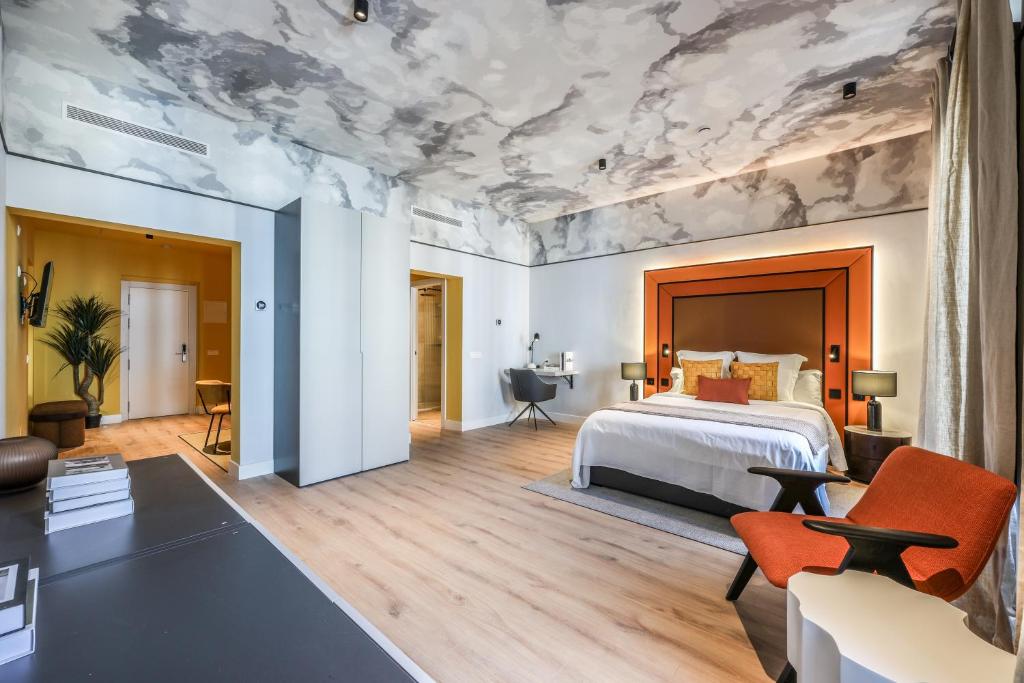 Suites Madrid Centro - 1