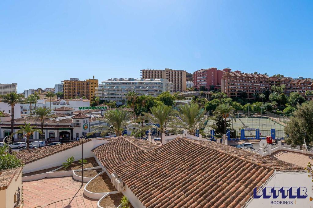 2 BR Beach and Pool By Better Bookings - 4