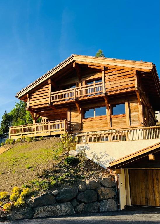 CHALET WHA, pied des pistes - 12 personnes - 2