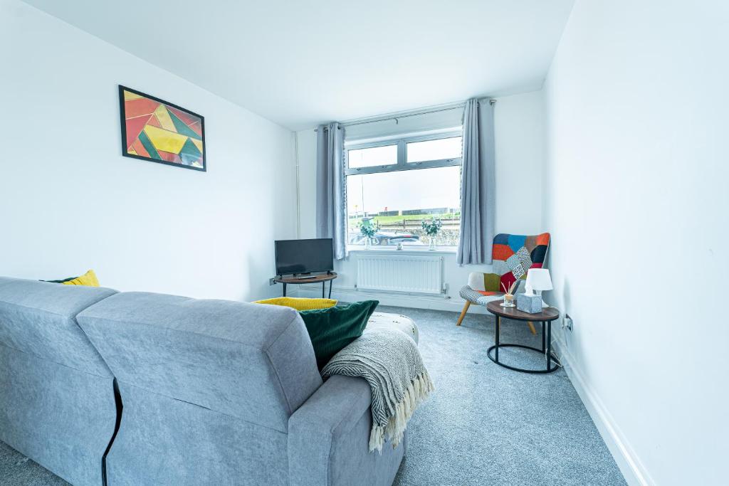 Stunning 4-Bed Beachfront Home Sea Views in Dymchurch, Dymchurch