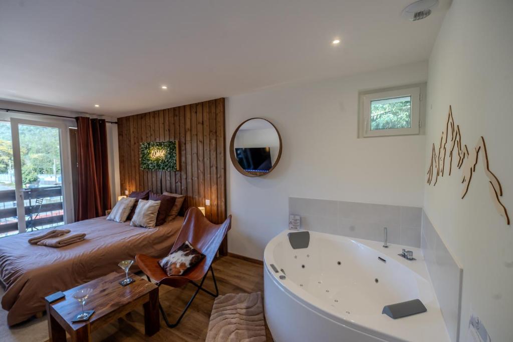 L'Ostalet suite luxe Jacuzzi - 3