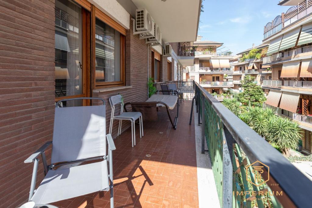 Imperium Aquaeductus - 5 min Metro, 8 Pax, 4 BDRM, 2 baths, A-C, park view - 5