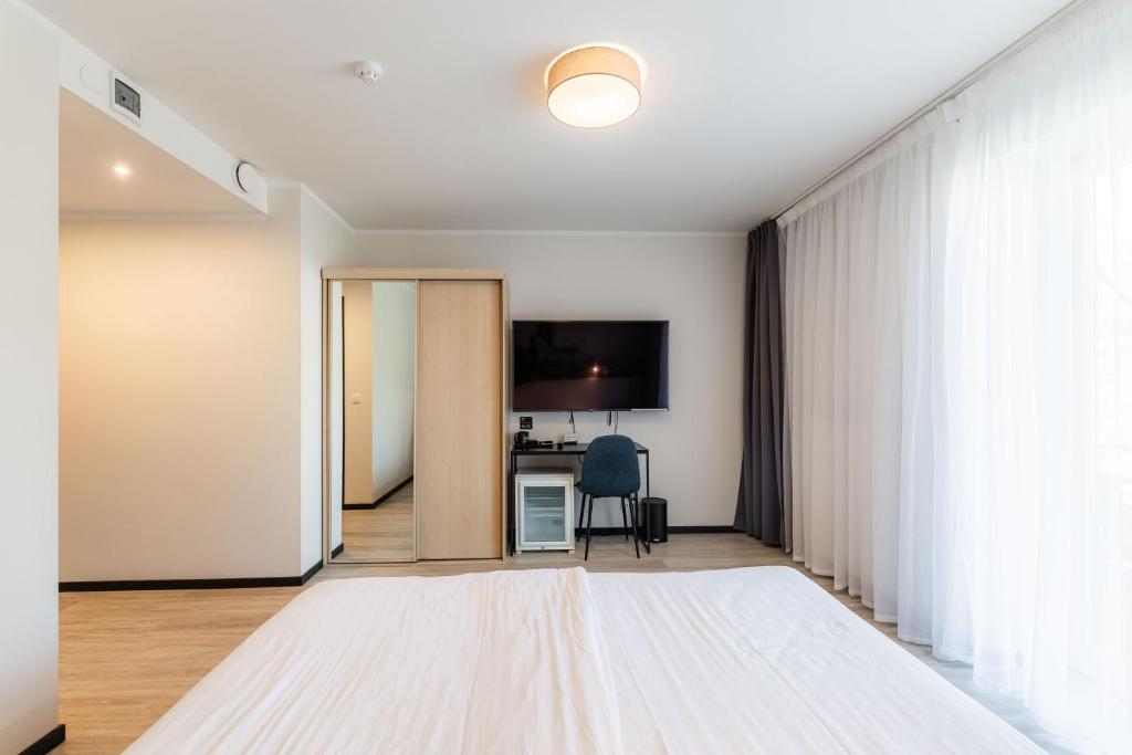 Shared lounge/TV area