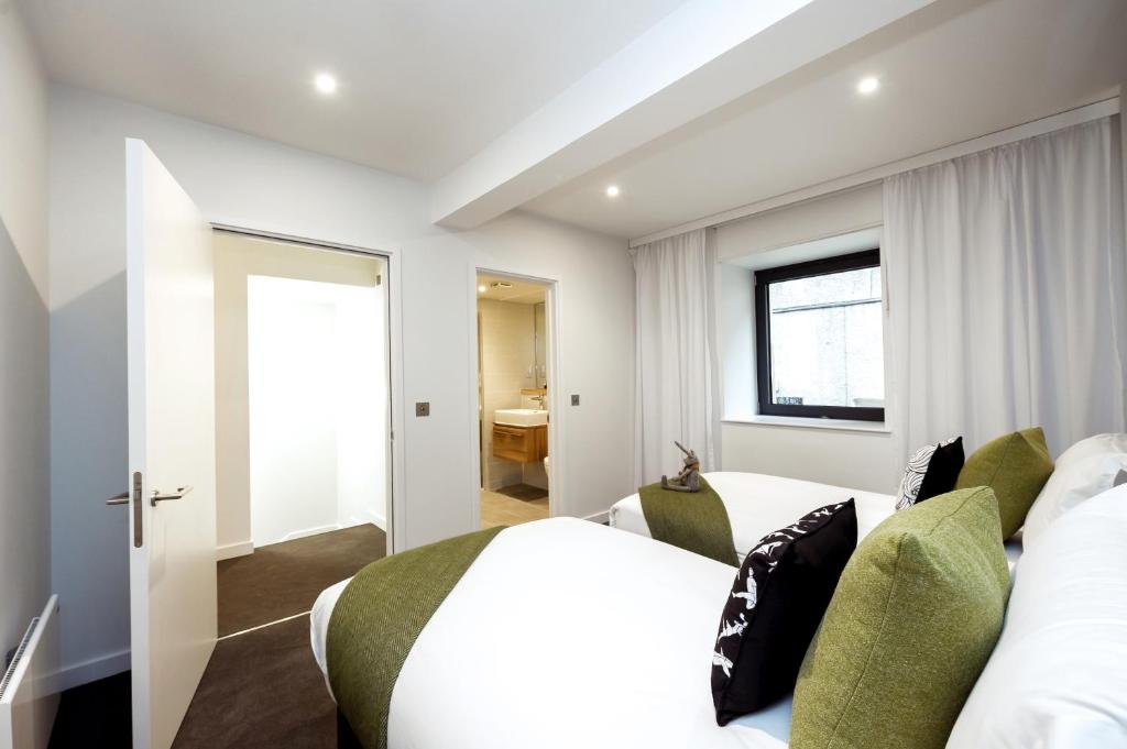 One Twin Bedroom Apartment