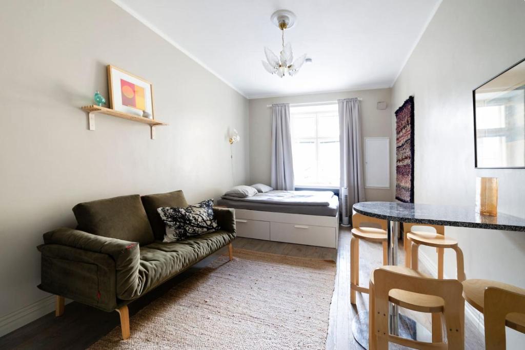 Stylish Historic Studio in the Heart of Helsinki, Helsinky