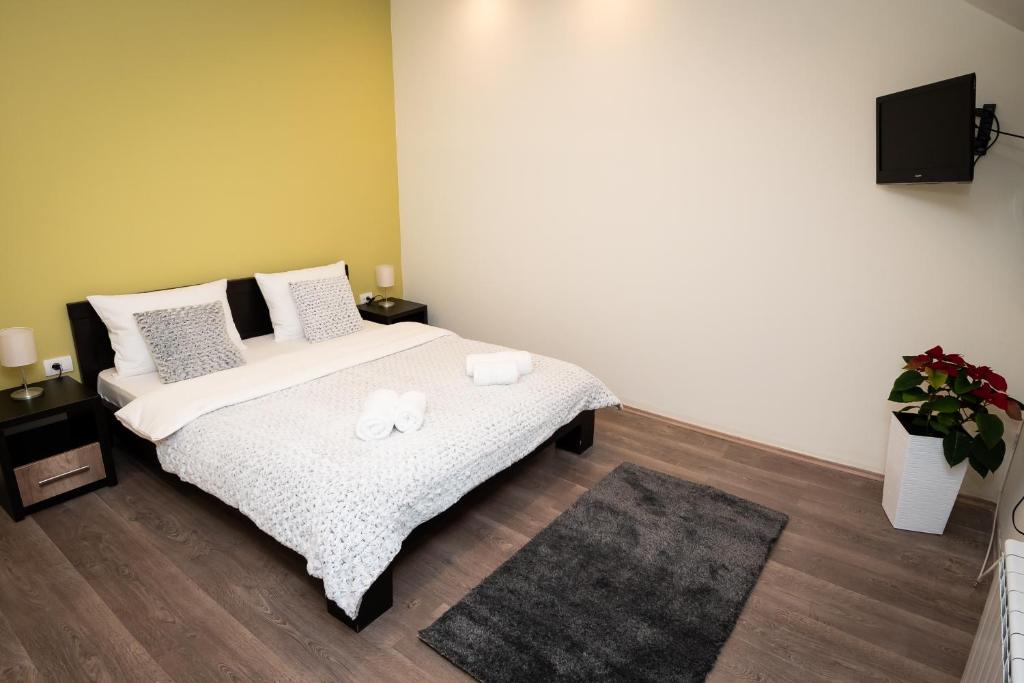 Jasha Apartments - 2