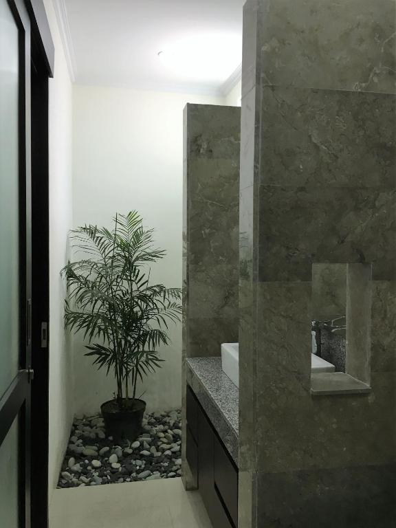 Indah Homestay Batubelig photo