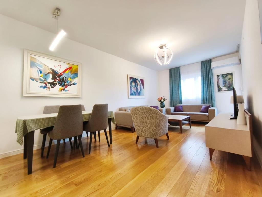 Central Point Apartment - 1