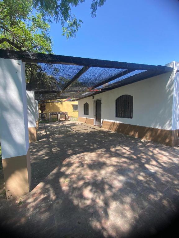 Casa quinta con piscina sobre el rio - 4