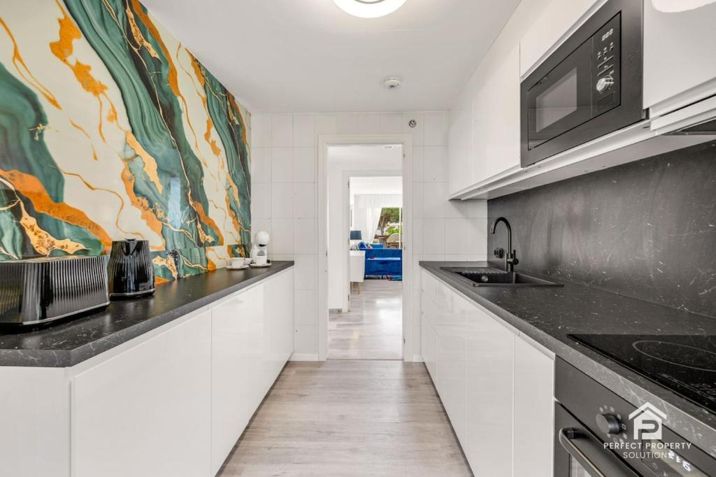 Bright and spacious 2BR with terrace in Costalita - 4