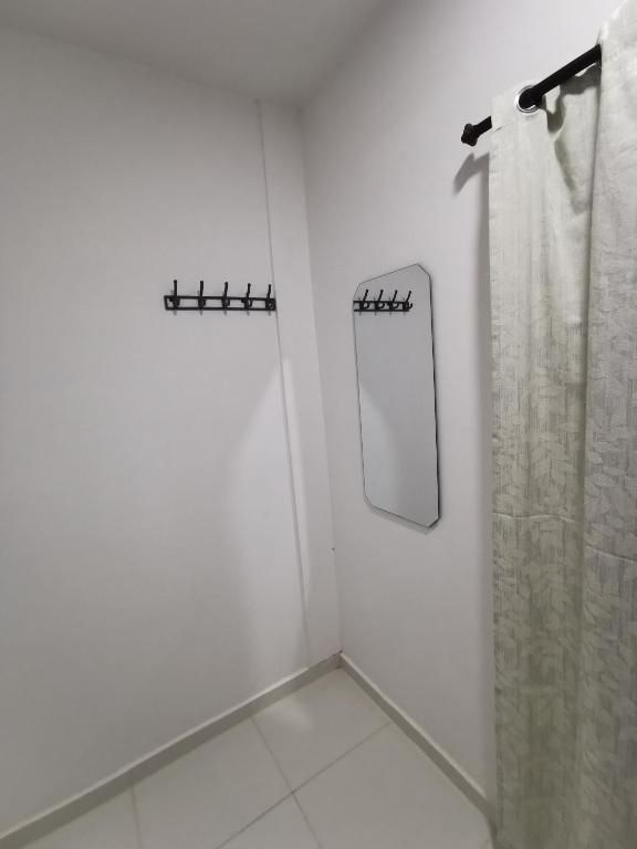 Habitación con baños privado, comparte zona social - 5