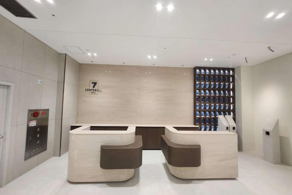 센트럴 세븐 호텔 by Kwon 건물 전경