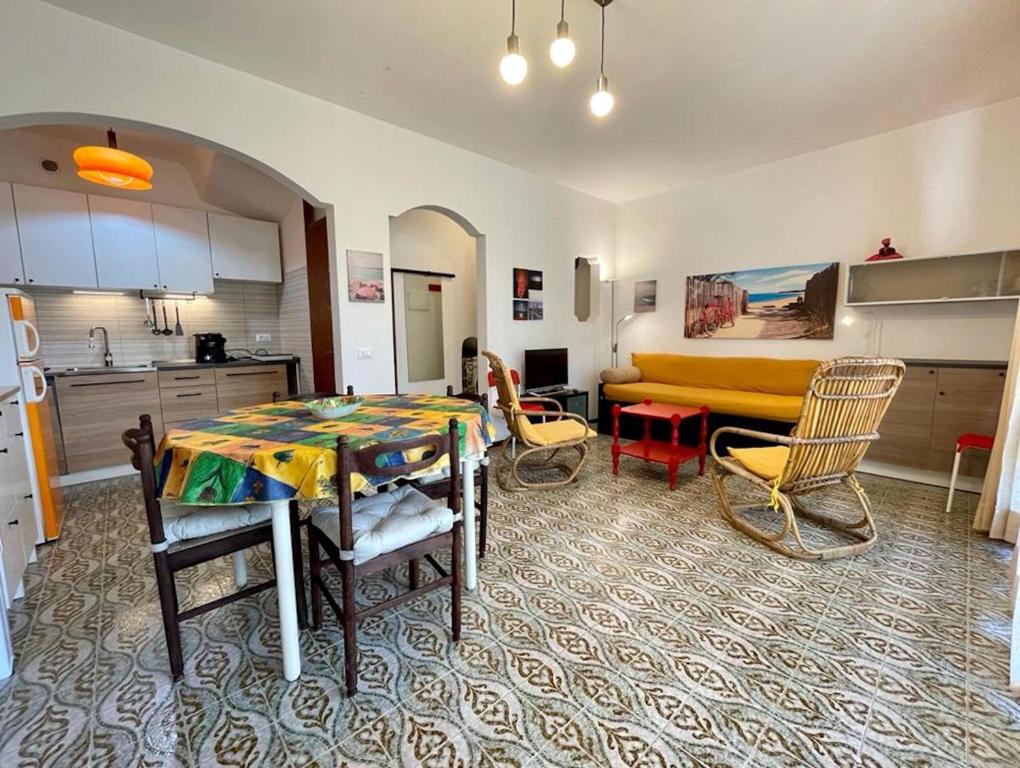 Lovely villa with a private garden - 2