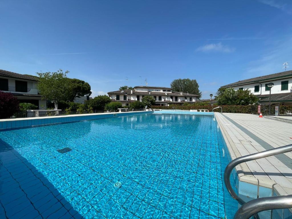 Lovely villa with a private garden - 4