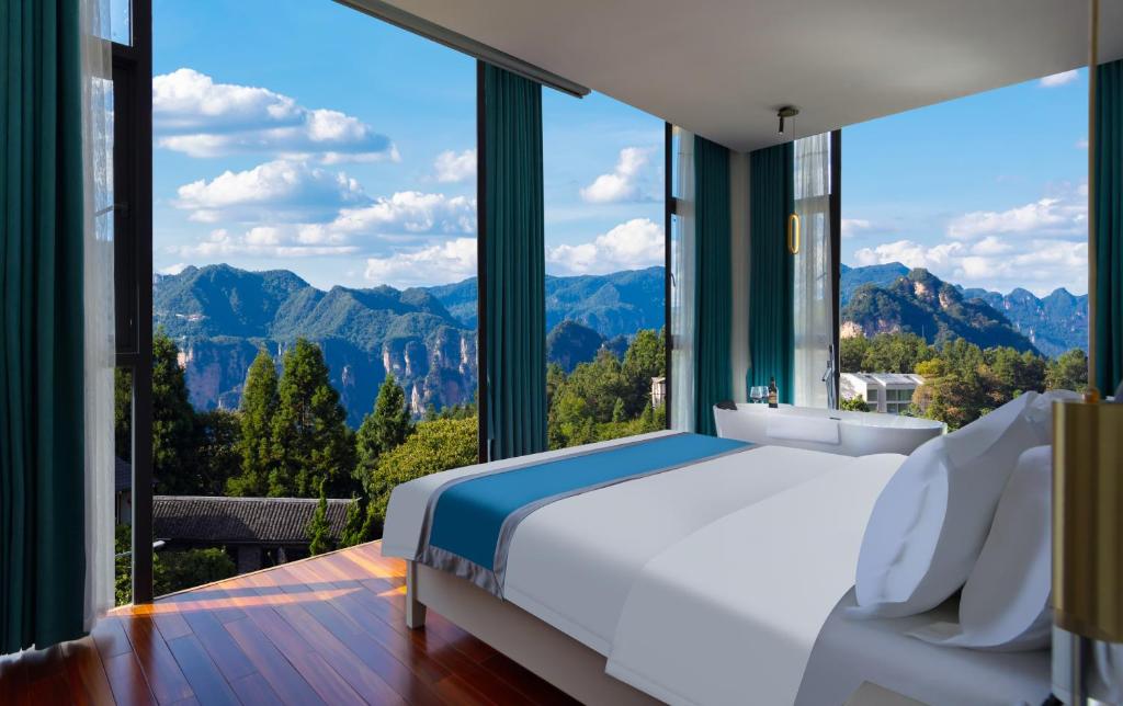 Zhangjiajie Cloudscape Lodge-English Services-Near the Ticket Gate 대표 사진