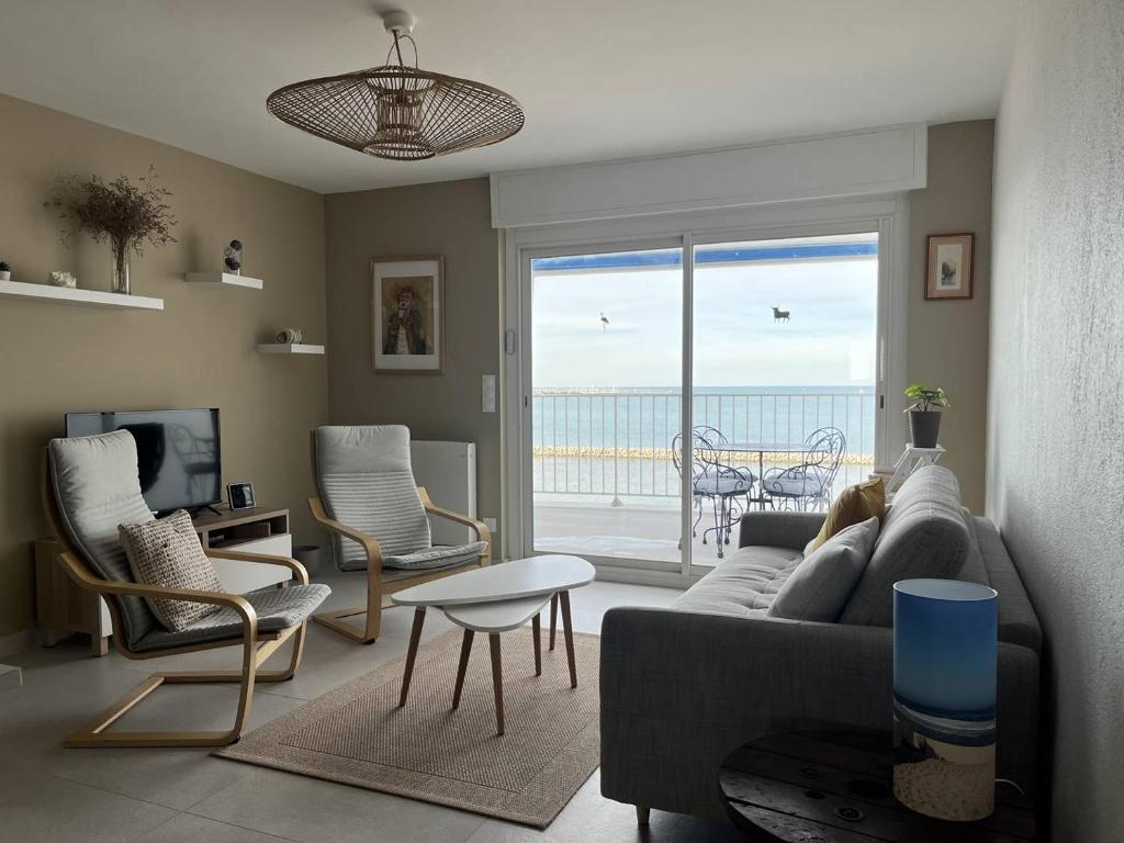 AS21932 - Appartement P3 magnifique Vue Mer en dernier étage sur le Front de Mer - 2
