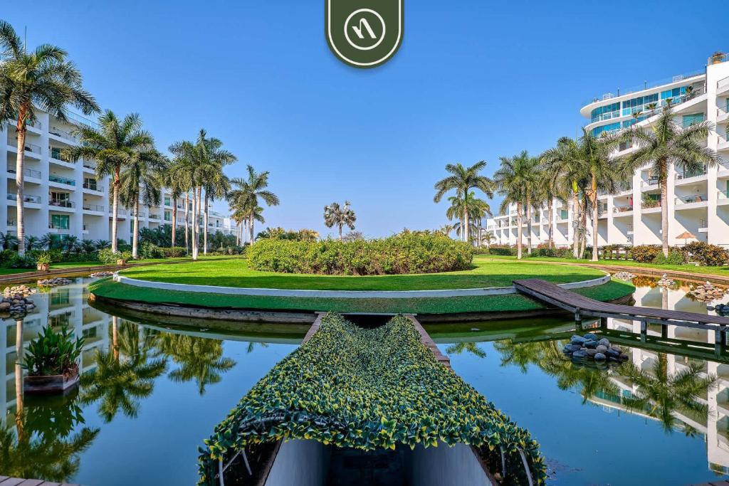 Oceanview 1 BR Condo - Private Beach - Pools - 1