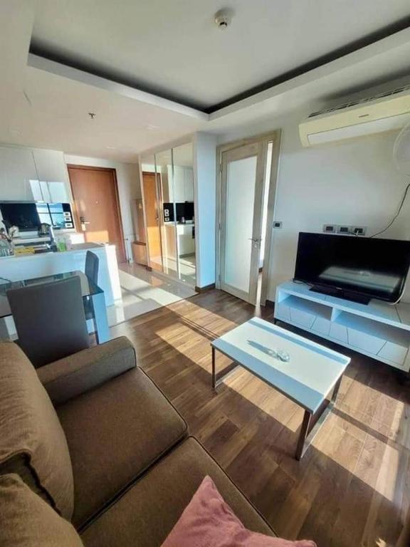 Peak Towers Sea view 43sqm, Pattaya South