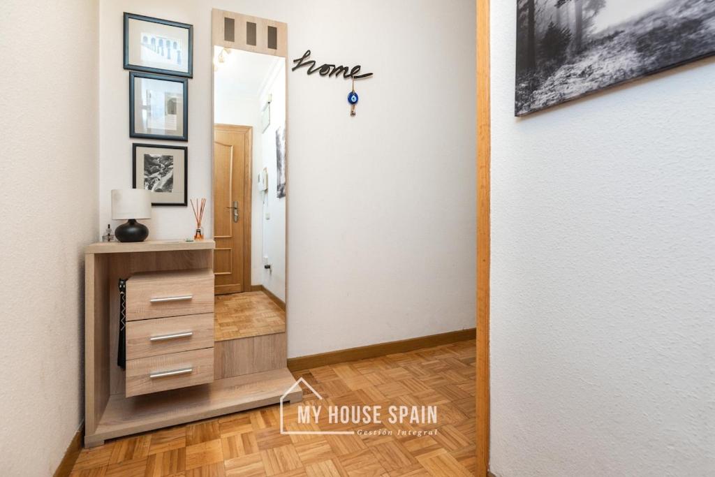 MyHouseSpain - Piso amplio en el centro de Gijón - 3