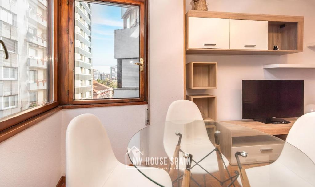 MyHouseSpain - Piso amplio en el centro de Gijón - 5