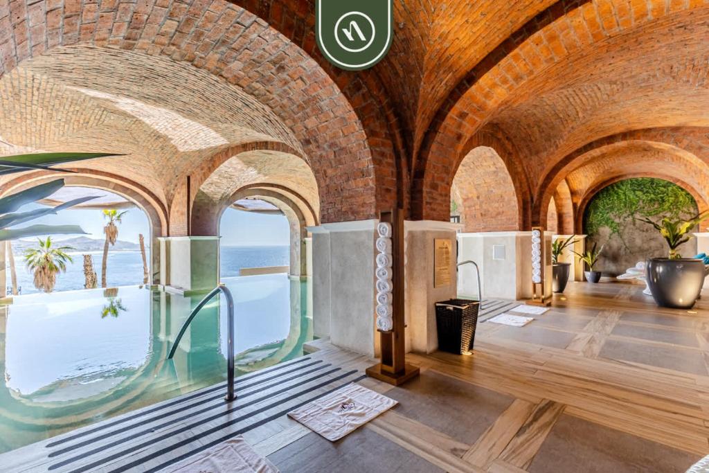 Amazing House with Private Terrace - Private Pool - 3
