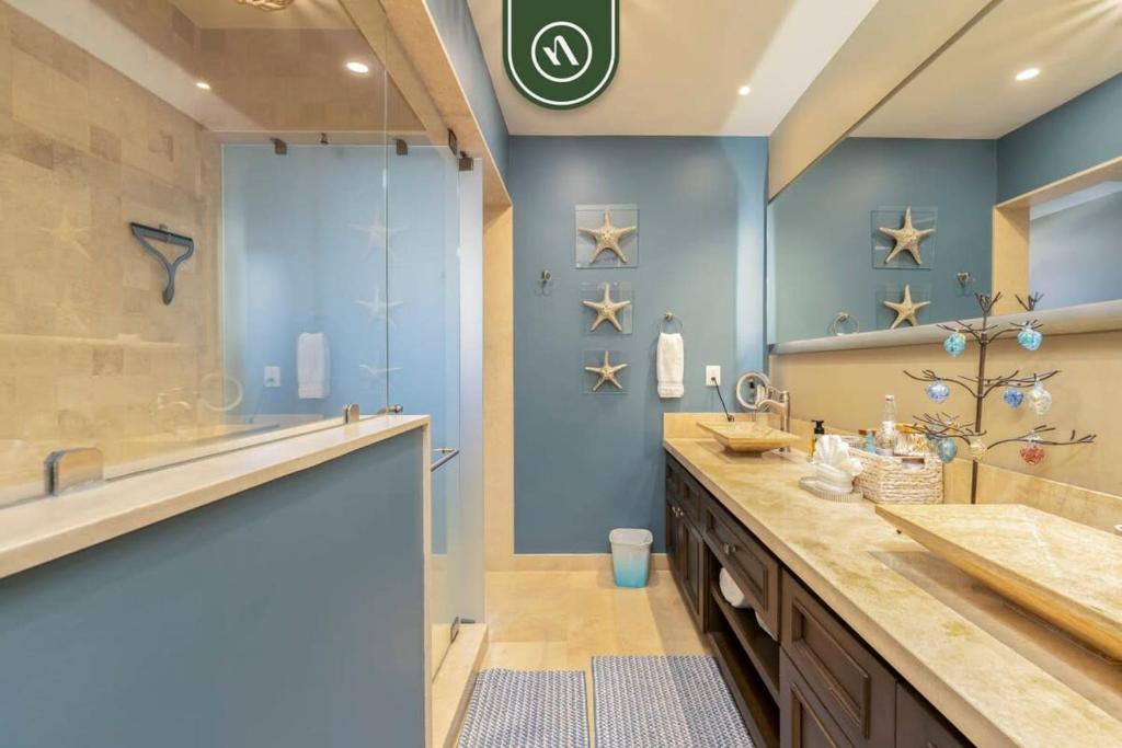 Luxury House with Ocean View - 4