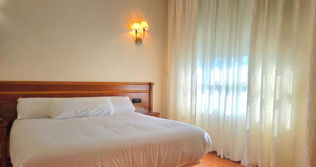 Hotel Las Moreras - 4