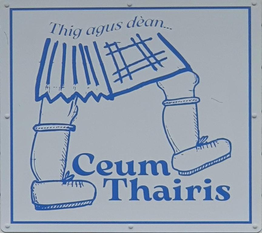 Ceum Thairis, Carbost