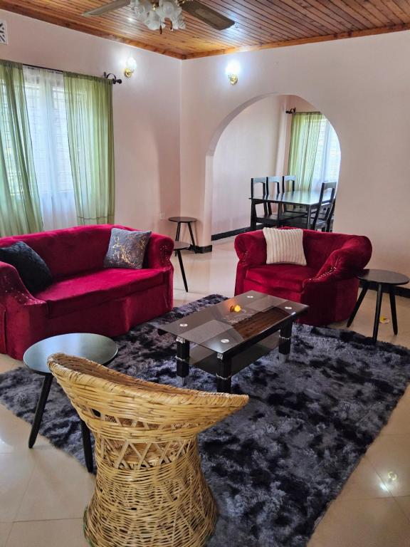 Nestova Hostel, Nkunjila